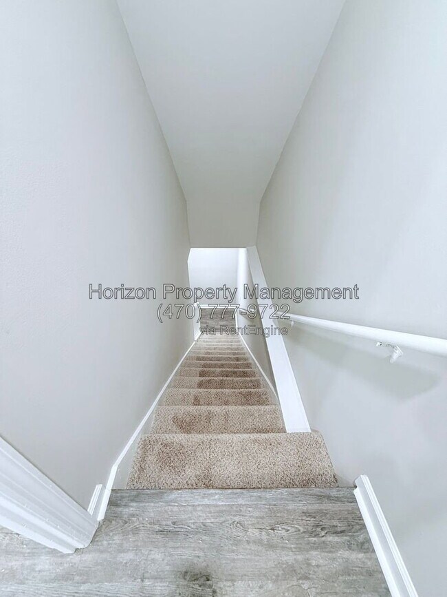 Building Photo - 4030 Hidden Hollow Dr