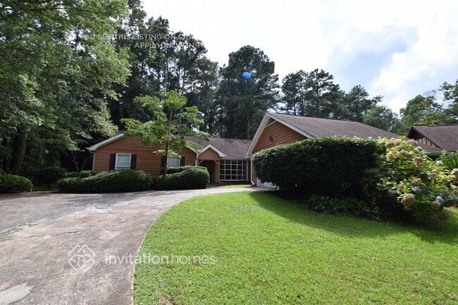Building Photo - 207 Rennes Ct