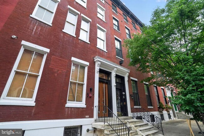 Building Photo - 1627 Spruce St