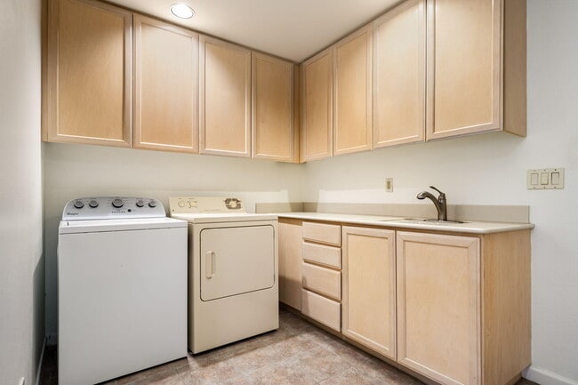 Building Photo - 149 Rainbird Cir