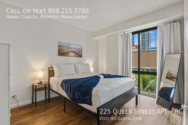 Building Photo - 225 Queen St