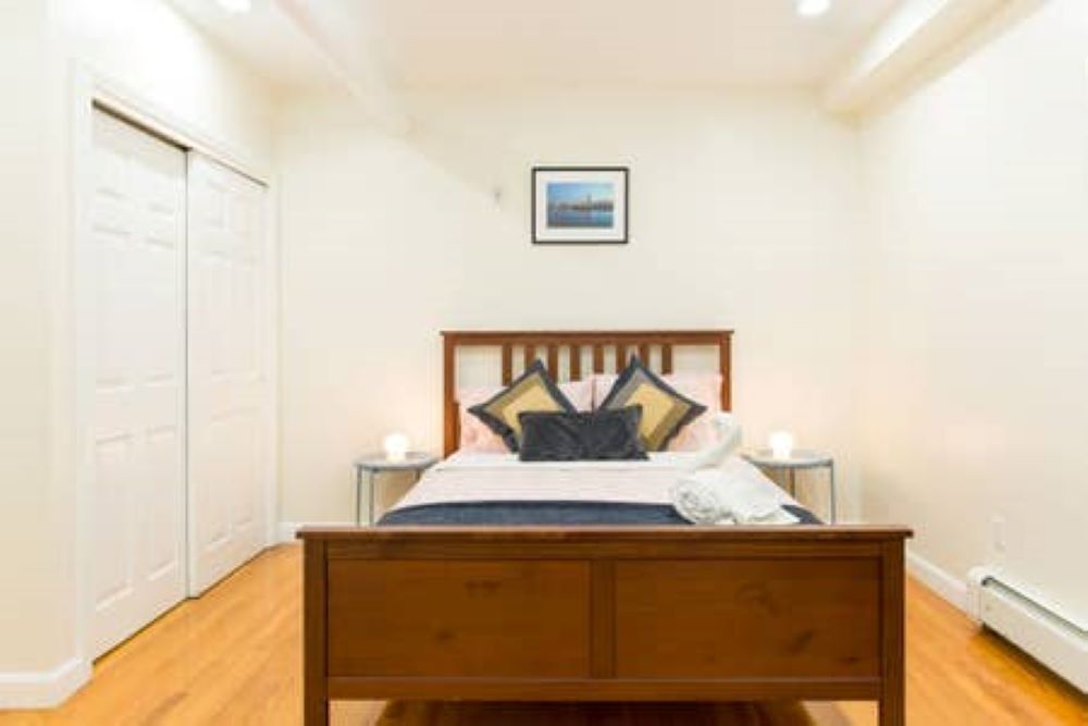 Building Photo - 16 Euston St