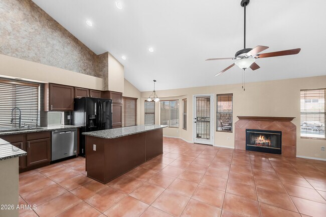 Building Photo - 1227 E Glenhaven Dr