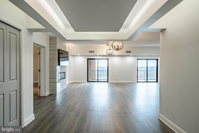 Building Photo - 21510 Valley Forge Cir