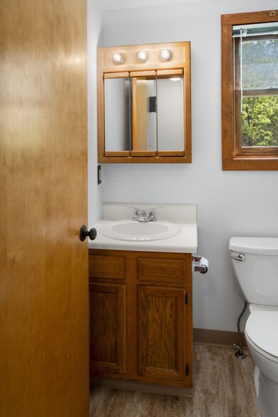 Building Photo - 1895 E Shore Dr