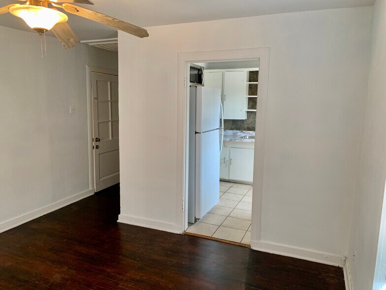 Building Photo - 2016 Dunlavy St