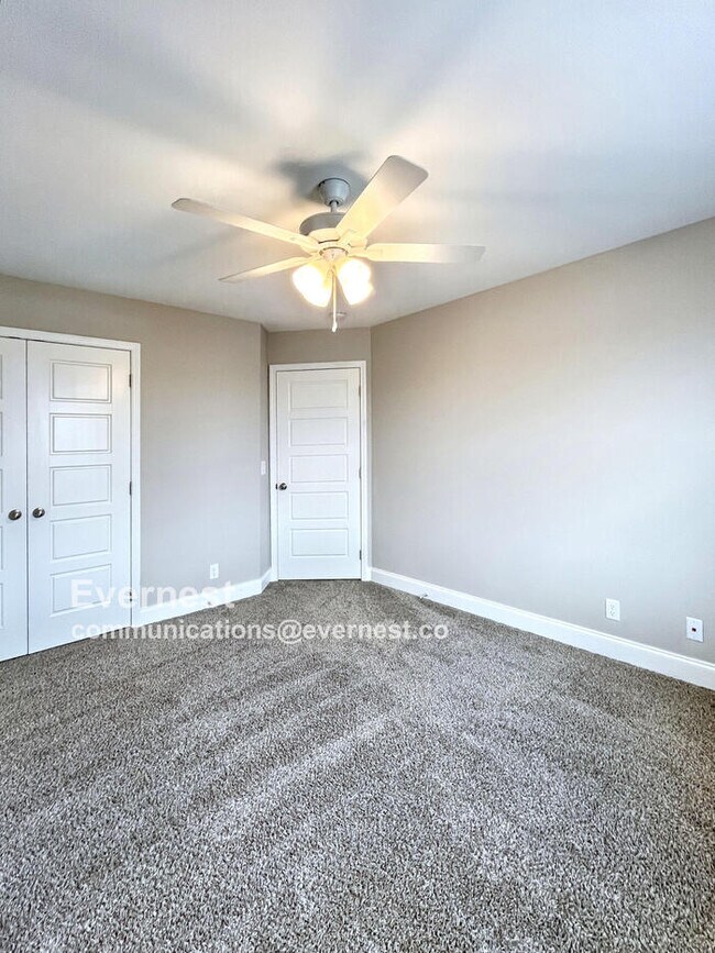 Building Photo - 805 Marksman Ct