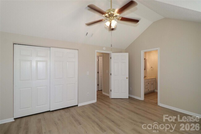 Building Photo - 729 Rebecca Jane Dr