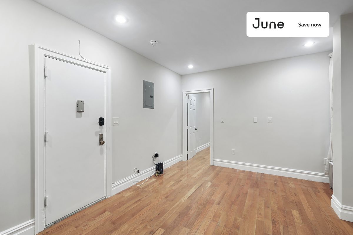 Building Photo - 736 Riverside Dr