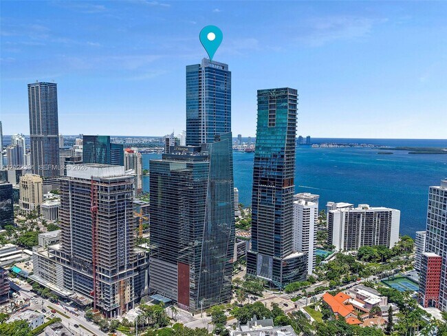 Building Photo - 1435 Brickell Ave