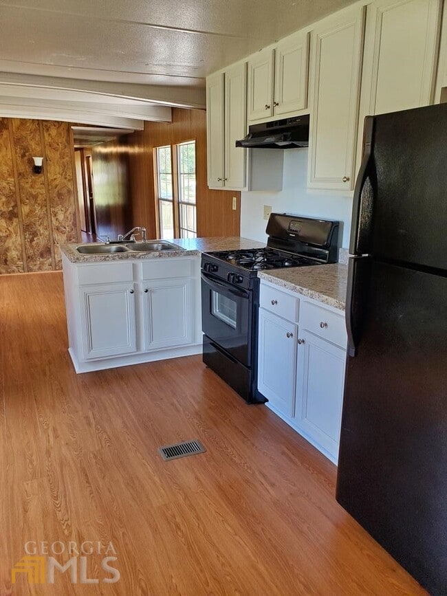 Building Photo - 641 Waterworks Rd