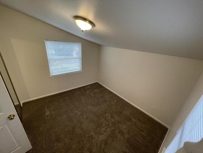 Building Photo - 3112 NW 9th St