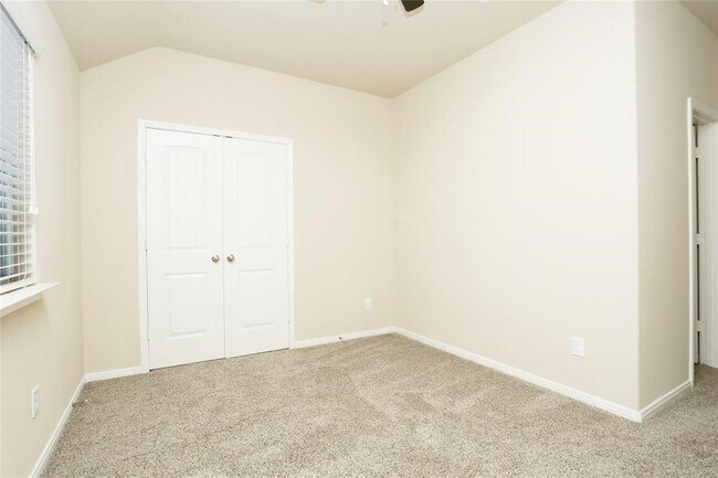 Building Photo - 9702 Massanutten Ln