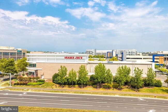Building Photo - 44750 Tiverton Sq