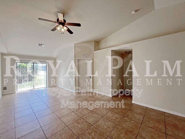 Building Photo - 111 SE 2nd Ave