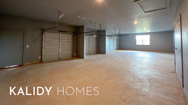 Building Photo - 17583 Natalie Ct