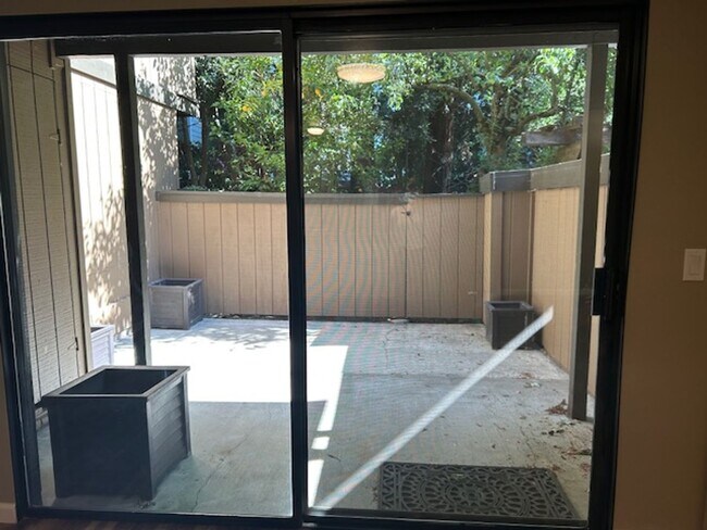 Building Photo - Charming 2 Bedroom, 1 Bath Condo in Cotati...