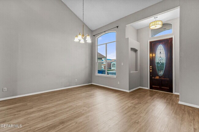 Building Photo - 10737 Pleasant Sand Dr