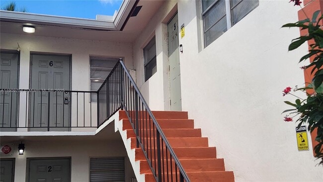 Building Photo - 3090 Coral Springs Dr