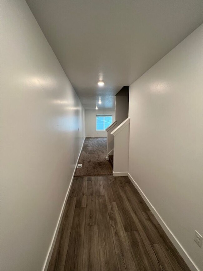 Building Photo - Gorgeous home in Payson, UT