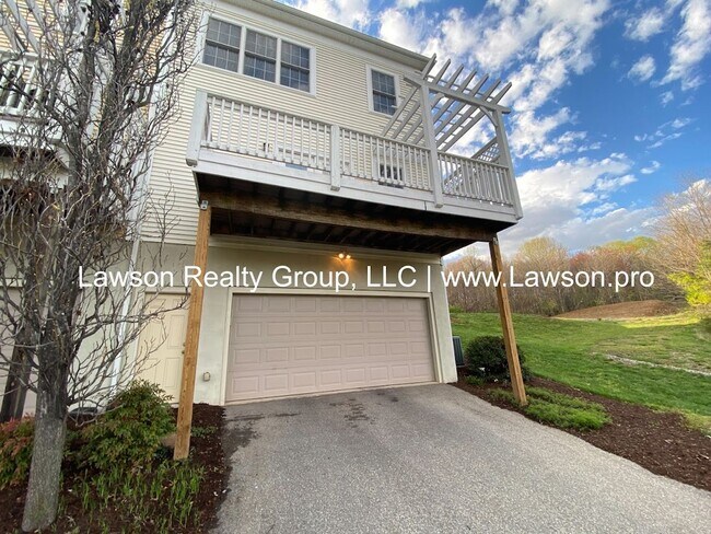 Building Photo - Colonial Green Row Home with Two Car Garage