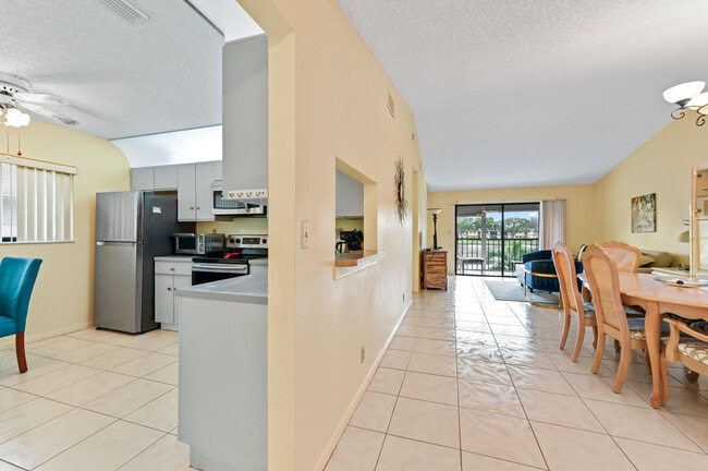 Building Photo - 15144 Ashland St