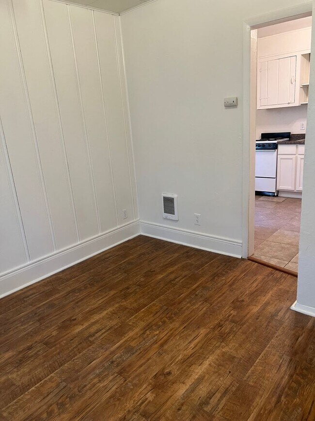 Building Photo - Studio Apartment in Shasta Lake