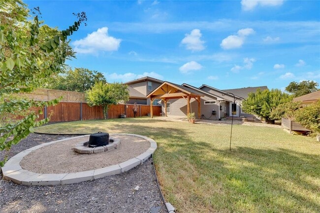 Building Photo - 3317 Dalton St