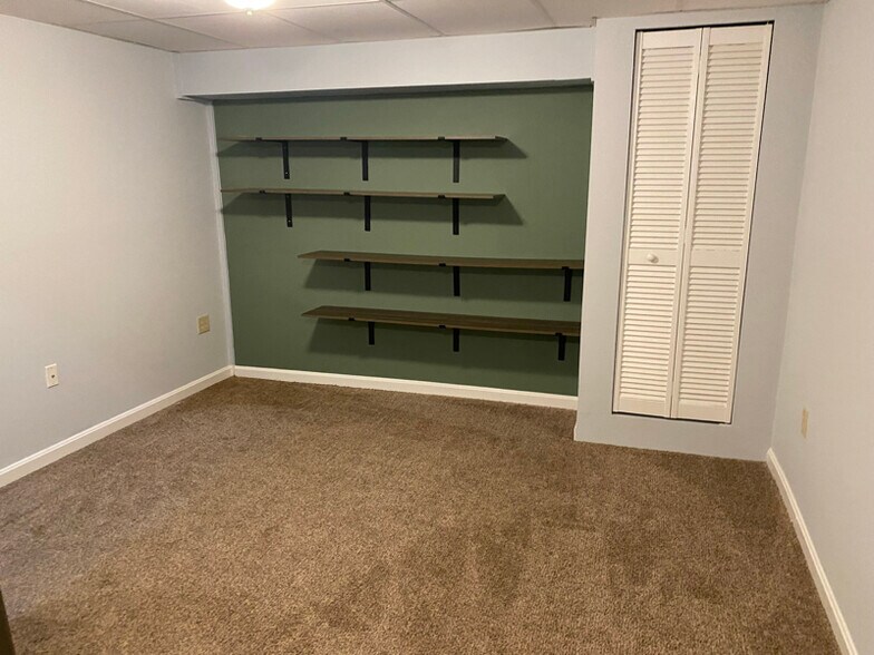 Building Photo - 105 Elmwood Dr