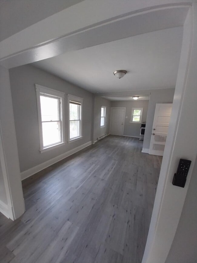 Building Photo - 1285 W 91st St
