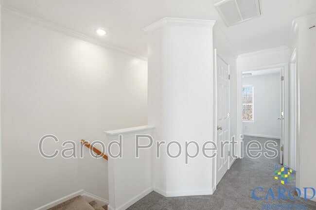 Building Photo - 3405 Broadwick St