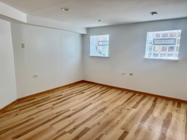 Building Photo - 5618 N Artesian Ave
