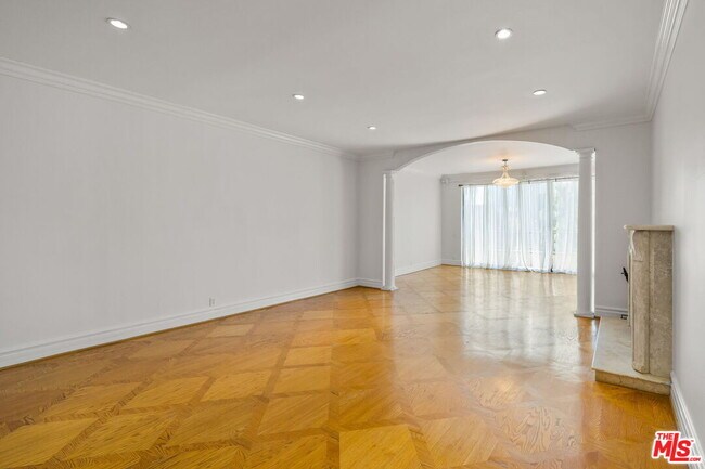 Building Photo - 1210 Kings Rd