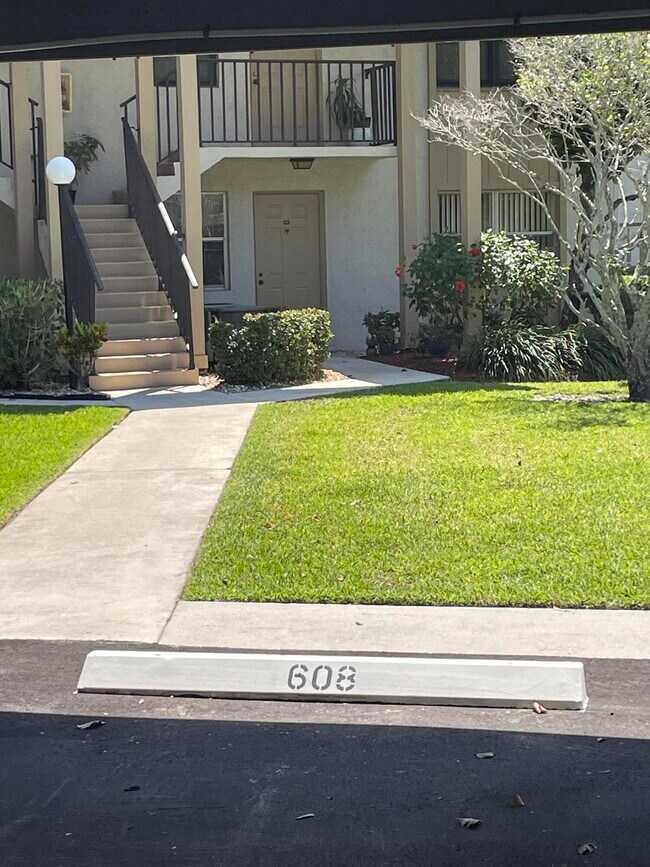 Building Photo - 3031 SE Aster Ln
