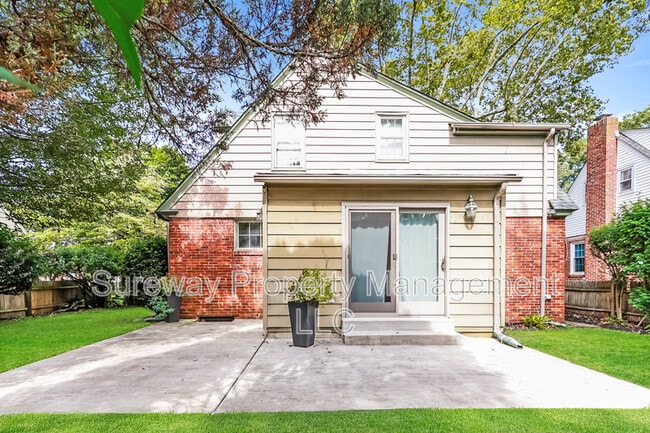 Building Photo - 404 Strawbridge Ave