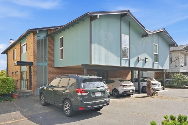 Building Photo - 3420 25th Ave W