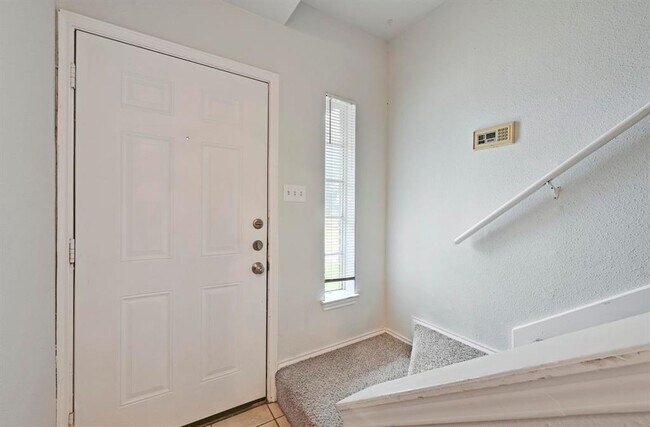 Building Photo - 1815 River Crossing Cir