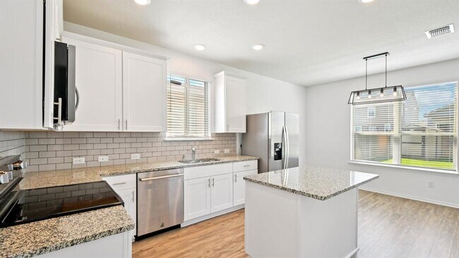 Building Photo - 141 Miracle Dr