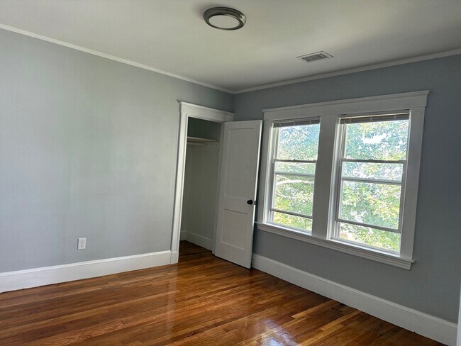 Building Photo - 65 Sachem St