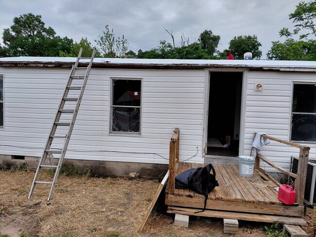 Building Photo - 134 Oakwood Dr
