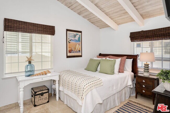 Building Photo - 213 Via Cordova