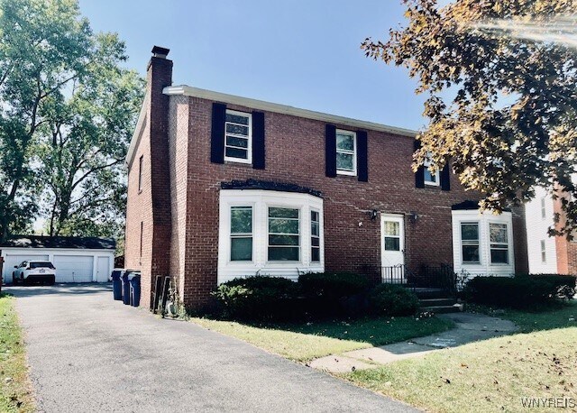 Primary Photo - 199 Fairgreen Dr