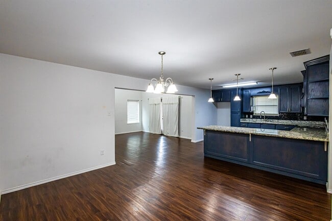 Building Photo - 5520 Stallion Ln