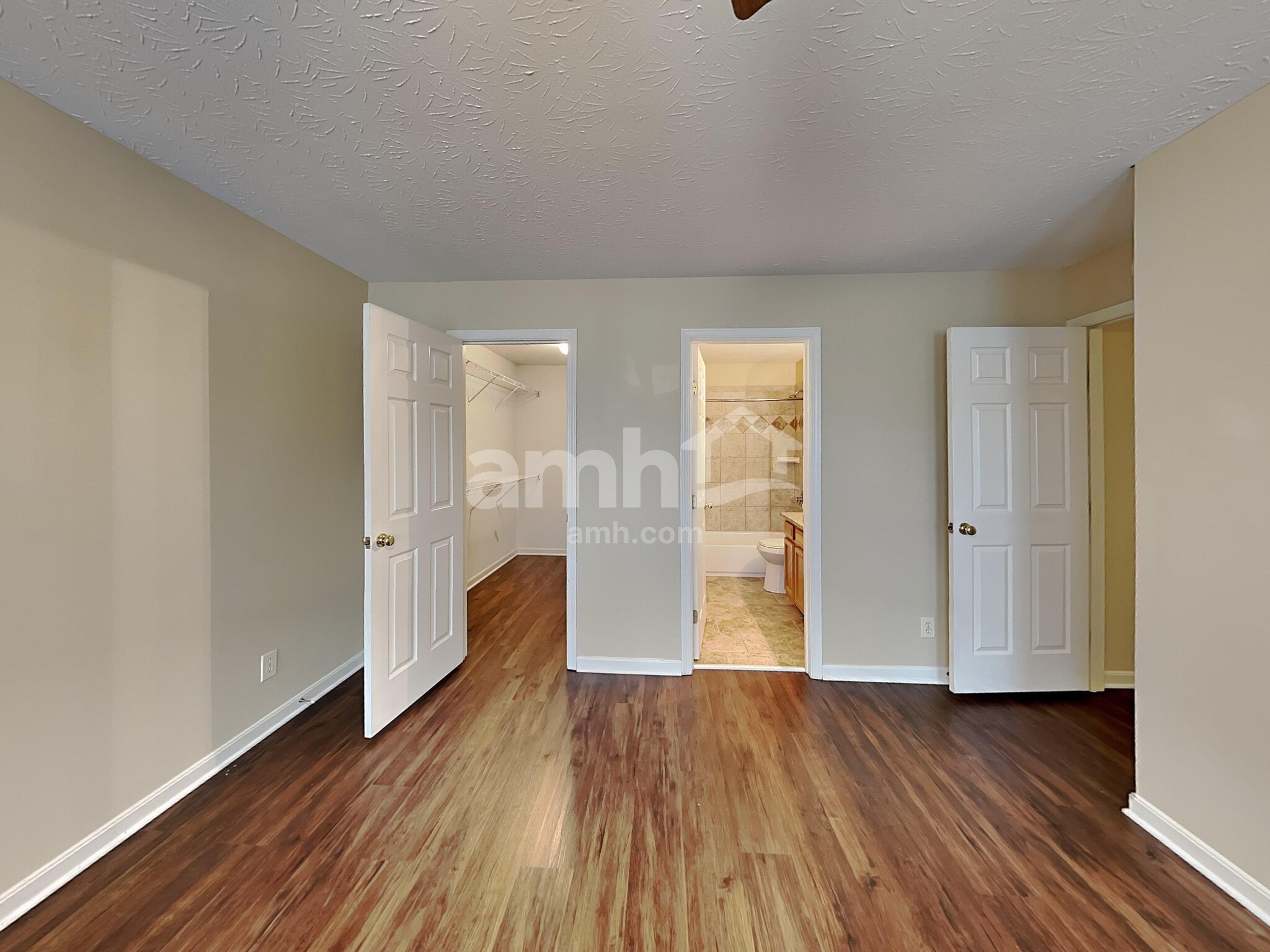 Building Photo - 3162 Bridlerun Dr