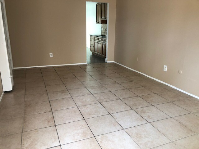 Building Photo - 1131 W Highland St