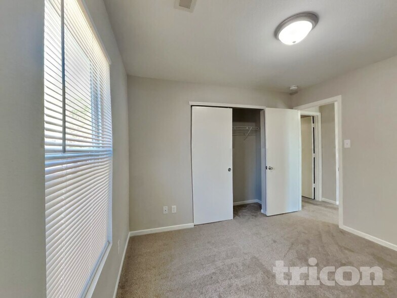 Building Photo - 855 Bitting Hall Cir