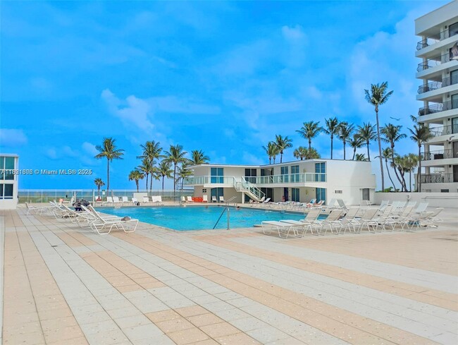 Building Photo - 5445 Collins Ave