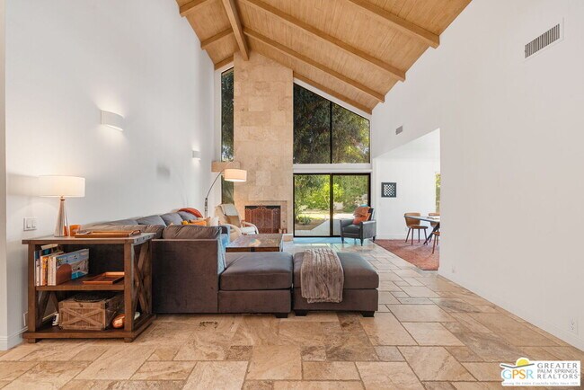 Building Photo - 40563 Desert Creek Ln