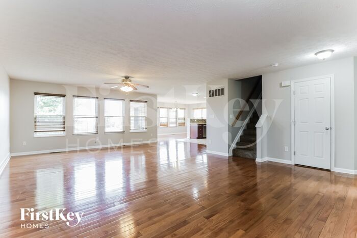 Building Photo - 914 Birch Grove
