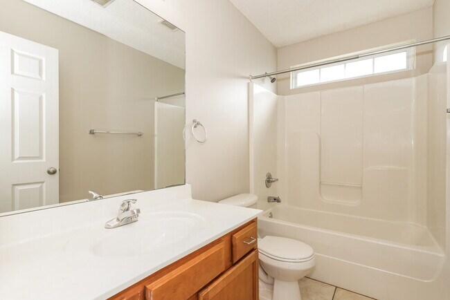 Building Photo - 574 Rose Cottage Cir